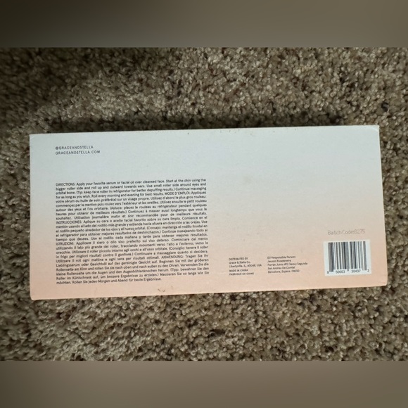 Grace & Stella Rose Quartz Roller - Picture 2 of 5